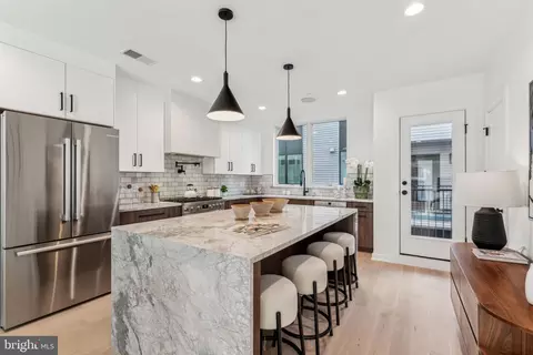 964 N Wendle Ct, Philadelphia, PA 19123