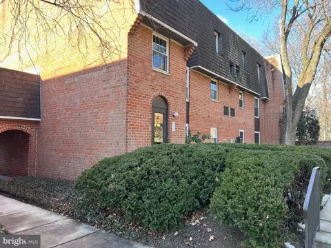 4000 Gypsy Ln #701G1, Philadelphia, PA 19129