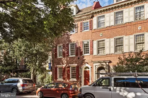231 Spruce St, Philadelphia, PA 19106