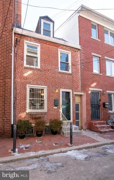 907 S Fairhill St, Philadelphia, PA 19147