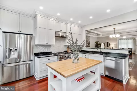 4633 Hazel Ave, Philadelphia, PA 19143