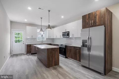 1830 E Cumberland St, Philadelphia, PA 19125