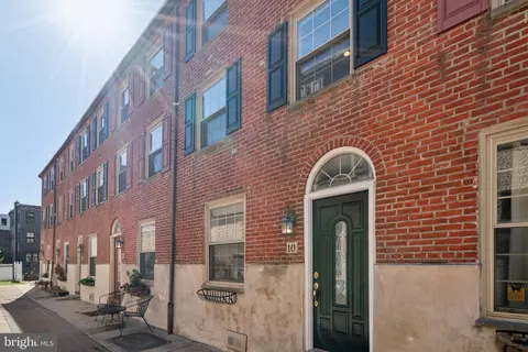 525 R Fitzwater St #10, Philadelphia, PA 19147