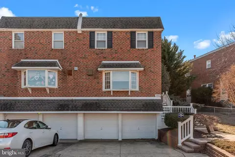 9902 S Canterbury Rd, Philadelphia, PA 19114