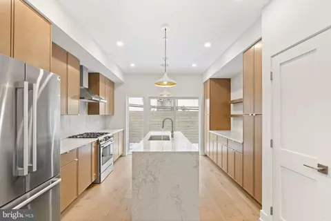 1935 Kater St, Philadelphia, PA 19146