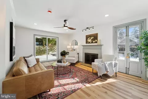 8607 Brierdale Rd, Philadelphia, PA 19128