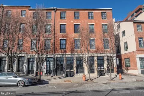 38 N Front St #1G, Philadelphia, PA 19106
