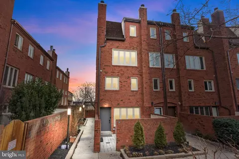 1 Christian St #24L, Philadelphia, PA 19147