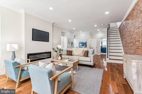 163 Kalos St, Philadelphia, PA 19128