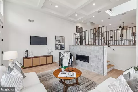 966 Wendle Ct, Philadelphia, PA 19123