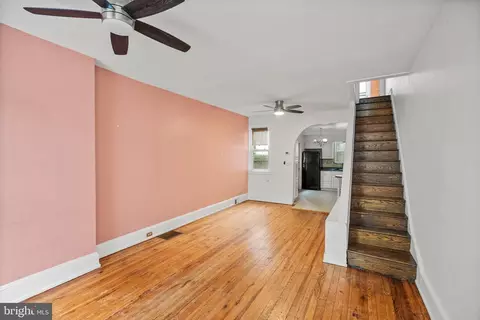 2112 S Iseminger St, Philadelphia, PA 19148