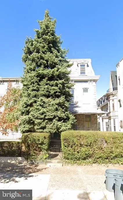 4033 Walnut St, Philadelphia, PA 19104