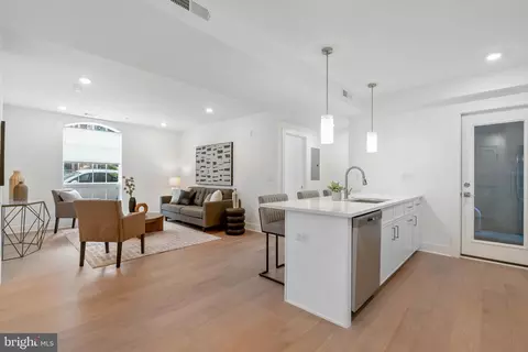 825 Bainbridge St #101, Philadelphia, PA 19147