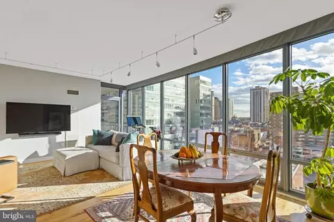 2101 Market St #804, Philadelphia, PA 19103