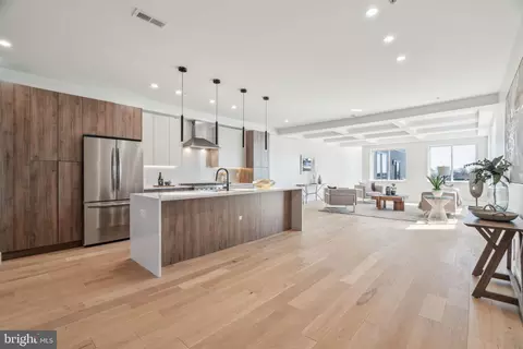 335 Fountain St #B, Philadelphia, PA 19128
