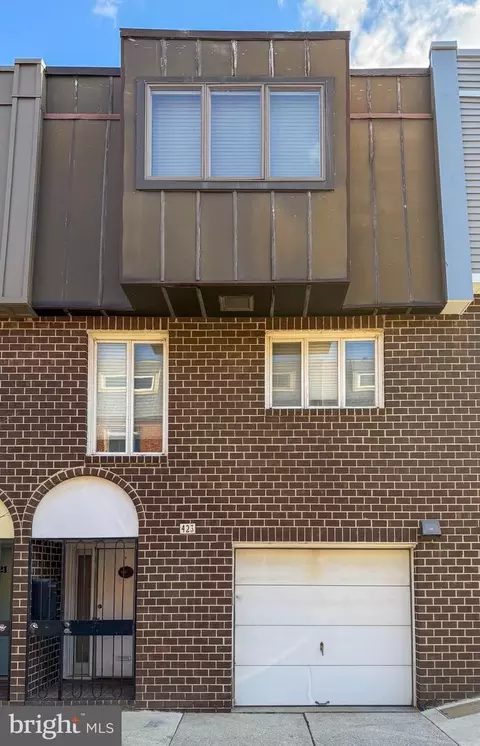 423 S Taney St, Philadelphia, PA 19146