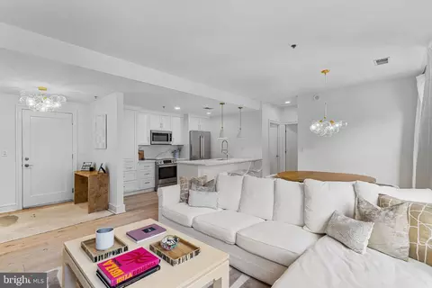 1811 Chestnut St #605, Philadelphia, PA 19103