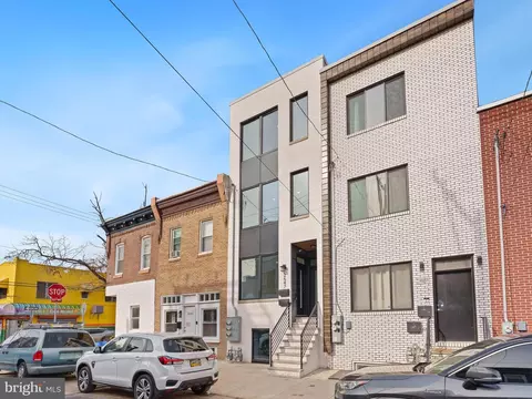 2647 Reed St, Philadelphia, PA 19146