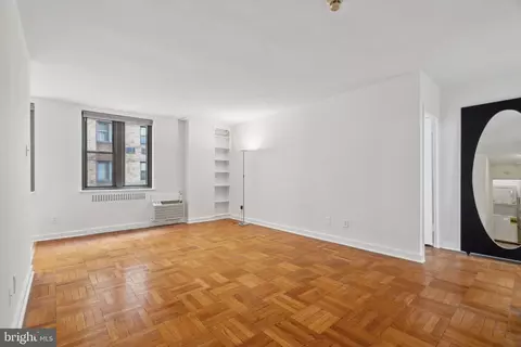2601 Pennsylvania Ave #352, Philadelphia, PA 19130