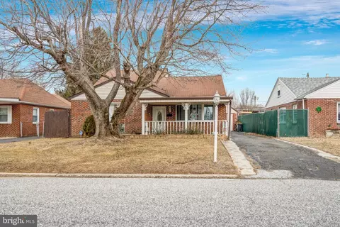 661 Waring St, Philadelphia, PA 19116