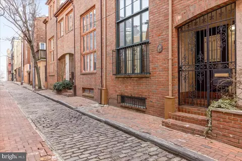 126 Naudain St, Philadelphia, PA 19147