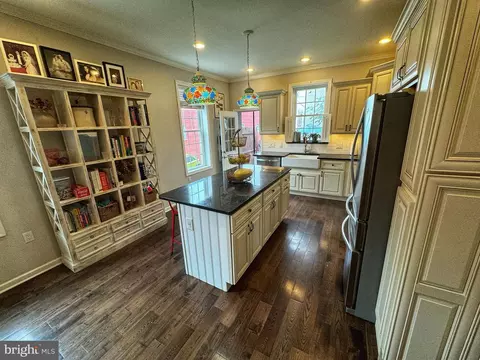 2925 W Thompson St, Philadelphia, PA 19121