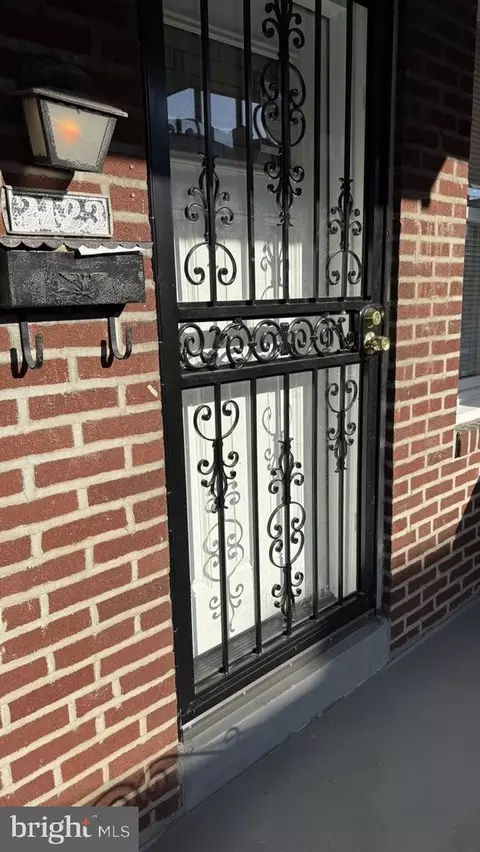 2123 Carver St, Philadelphia, PA 19124