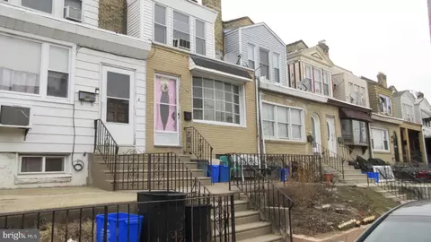 2915 S Robinson St, Philadelphia, PA 19142