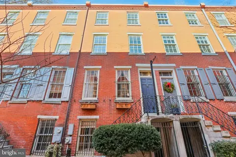 1921 Waverly St, Philadelphia, PA 19146