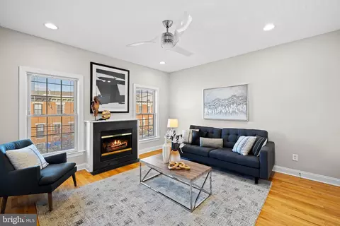 2534 Christian St, Philadelphia, PA 19146