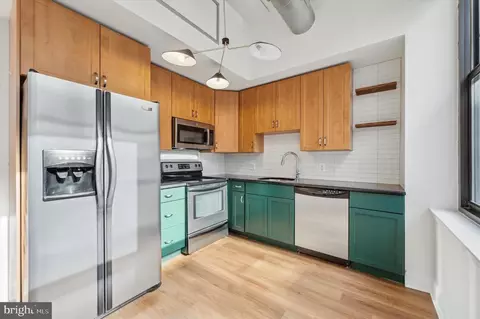 1100 S Broad St #404B, Philadelphia, PA 19146