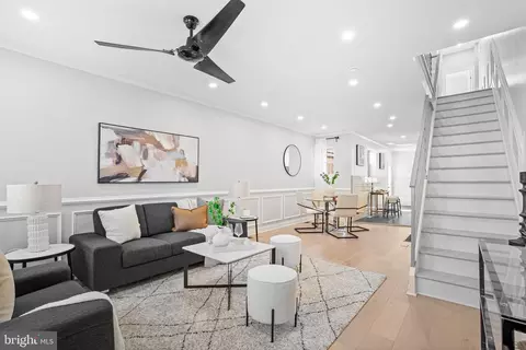 924 Mifflin St, Philadelphia, PA 19148