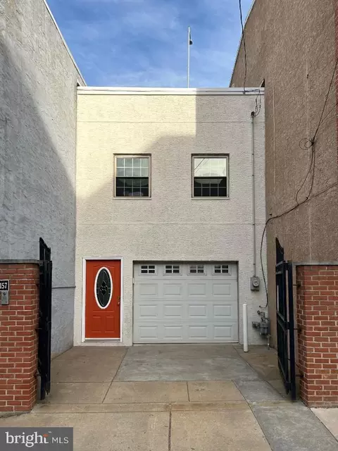 157 Richmond St, Philadelphia, PA 19125