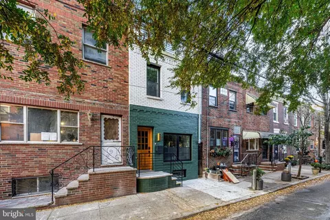 1004 Fernon St, Philadelphia, PA 19148