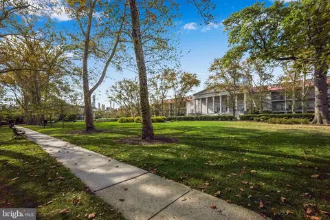 1 Academy Cir #304, Philadelphia, PA 19146