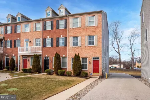 634 Keely Ct, Philadelphia, PA 19128