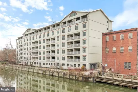2 Leverington Ave #32, Philadelphia, PA 19127