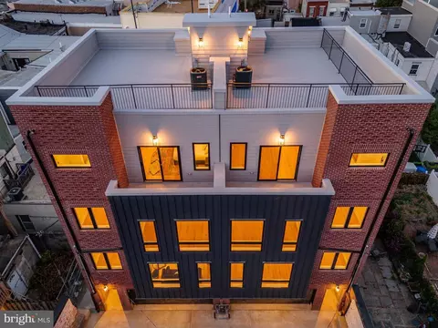 135 Fernon St, Philadelphia, PA 19148