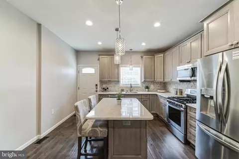 2022 Saint Albans St, Philadelphia, PA 19146