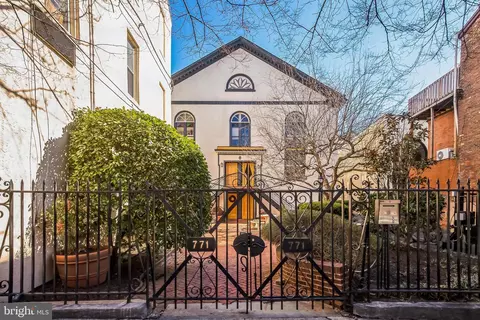 771 S 75 S 2nd St #F, Philadelphia, PA 19147