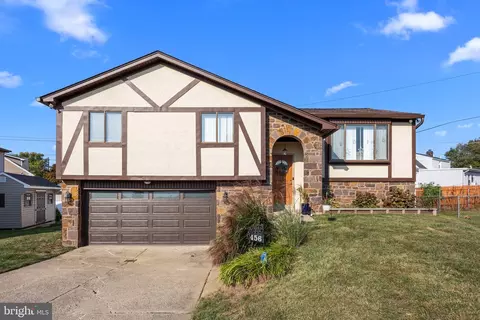 456 Myers Cir, Philadelphia, PA 19115