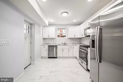 989 Carver St, Philadelphia, PA 19124