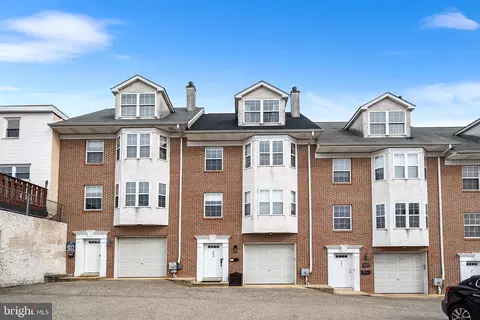 243 Ripka St, Philadelphia, PA 19127