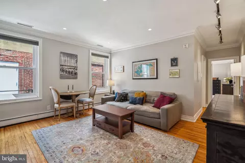 1812 Spruce St #3R, Philadelphia, PA 19103