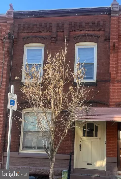 830 N 28th St, Philadelphia, PA 19130