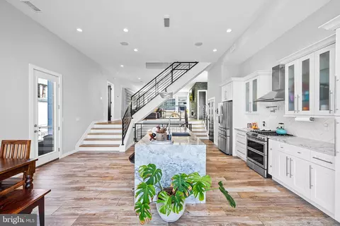 266 Krams Ave, Philadelphia, PA 19128