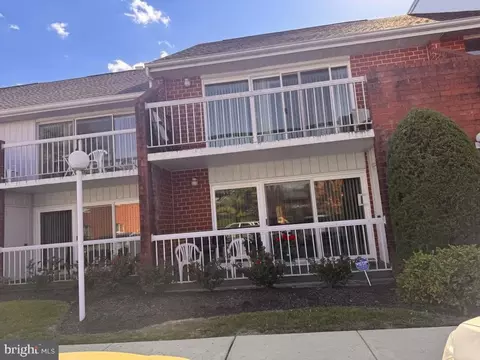 9945 49 Norwalk Rd #4B, Philadelphia, PA 19115