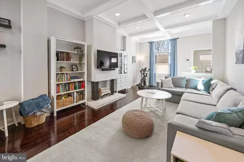 1019 Lombard St, Philadelphia, PA 19147