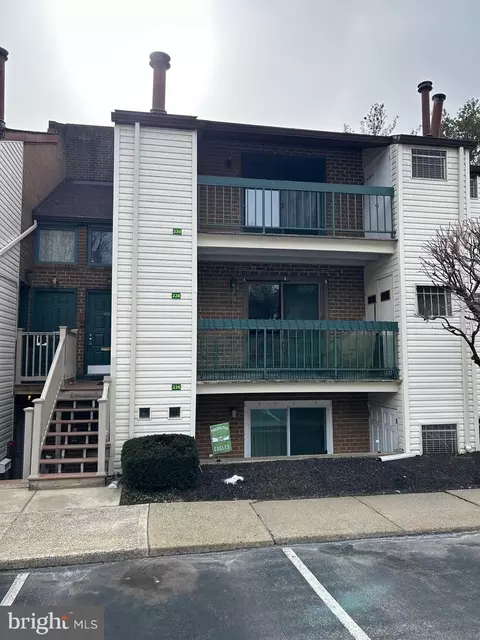 3750 Clarendon Ave #230, Philadelphia, PA 19114