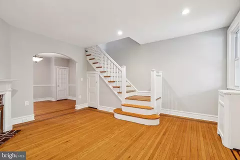 6735 N Smedley St, Philadelphia, PA 19126